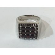 Gránát köves ezüst  gyűrű -Márió